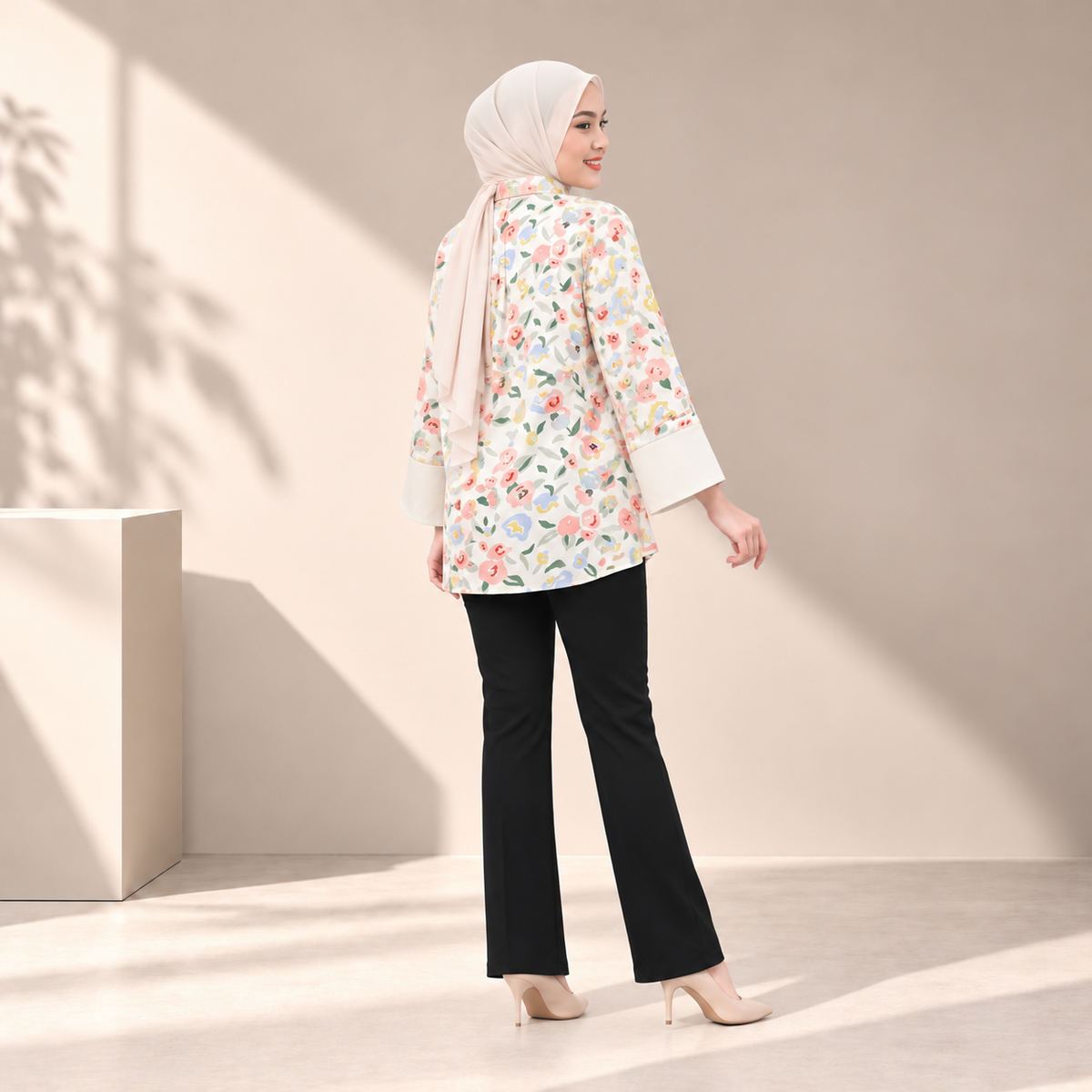 ALAYNA TOP GARDENIA